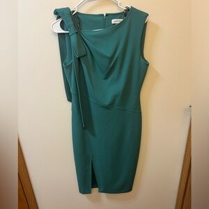 Calvin Klein Size 6 green cocktail dress